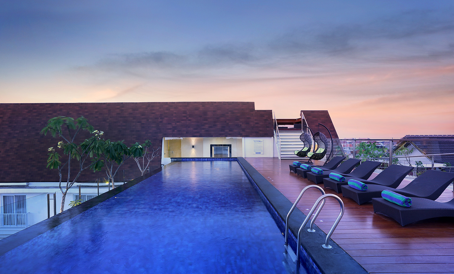 HIEX-Bali-Kuta-Rooftop-pool