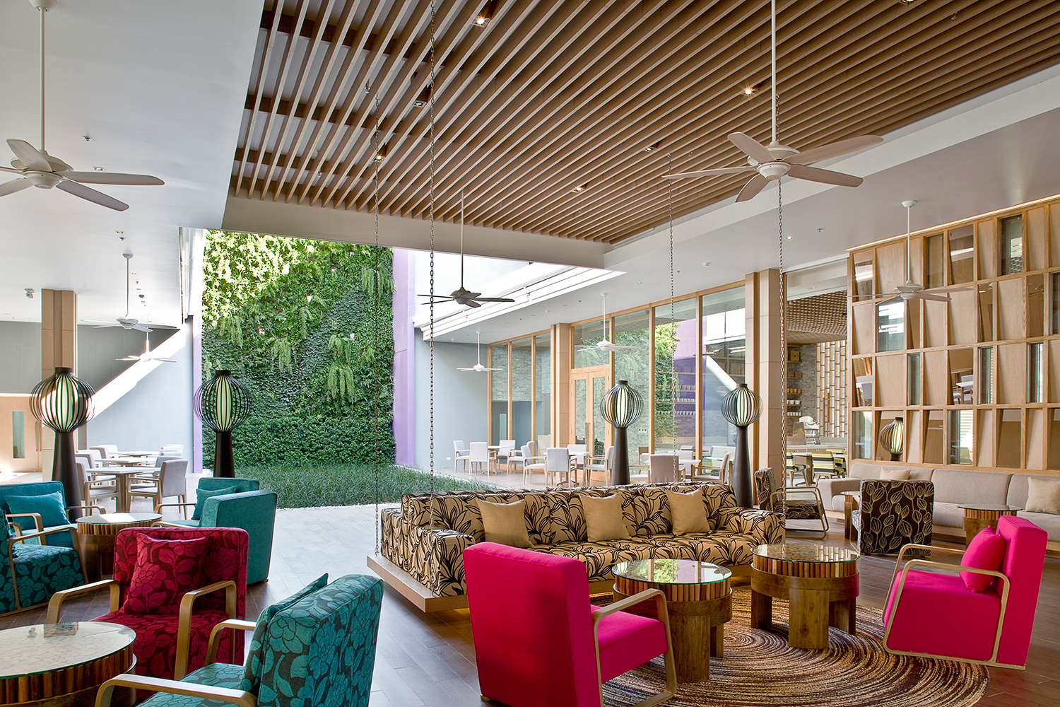 HIEX-phuket-hotel-lobby
