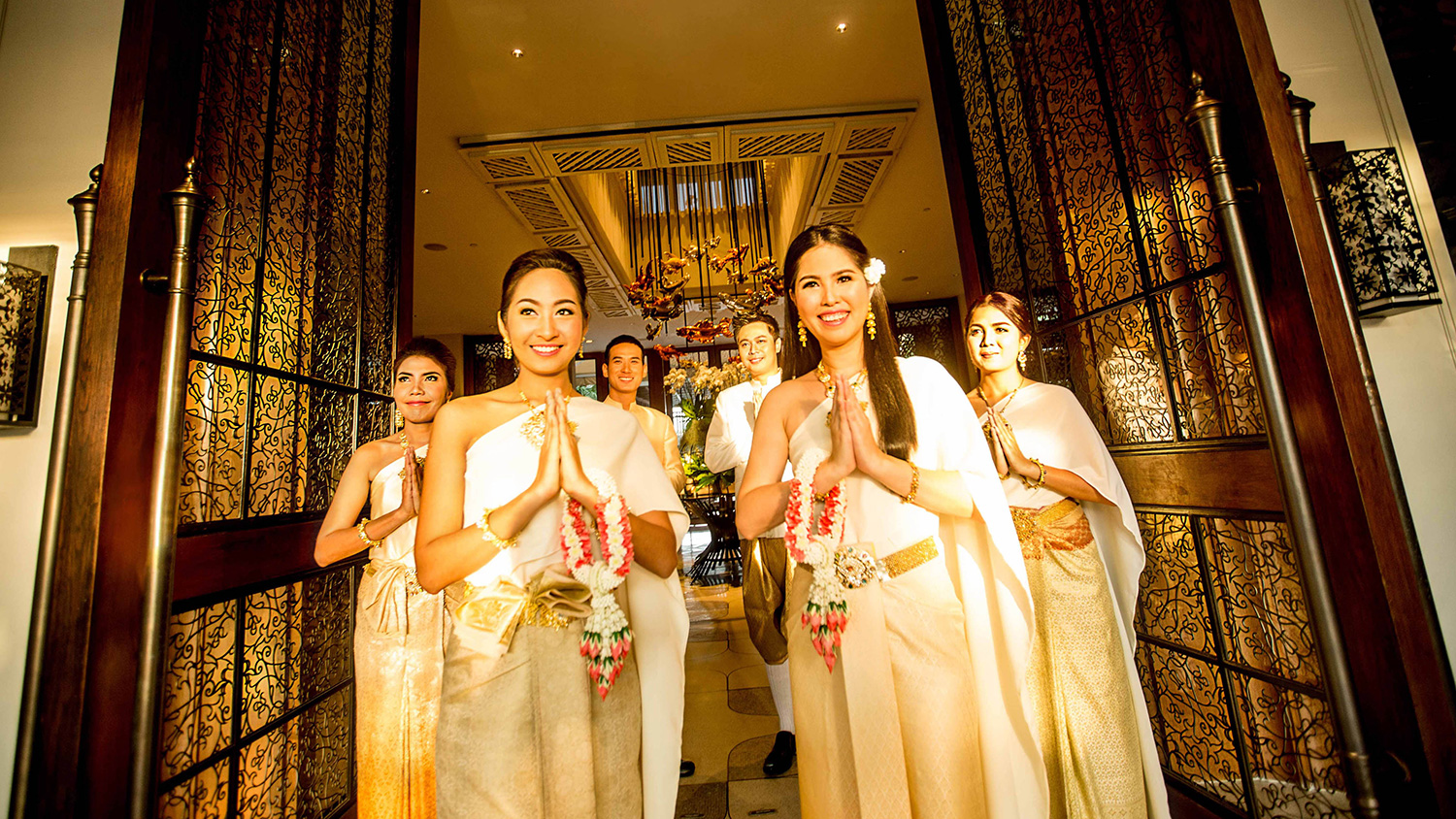 Hua-Hin-Lobby-Greeting