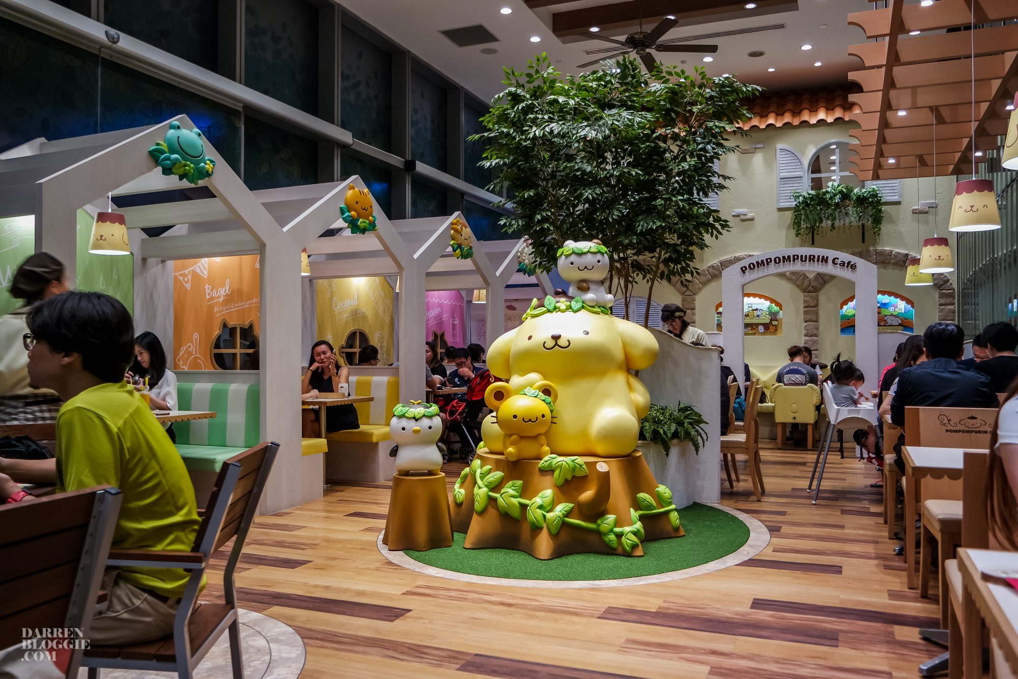 Pompompurin-Cafe-singapore