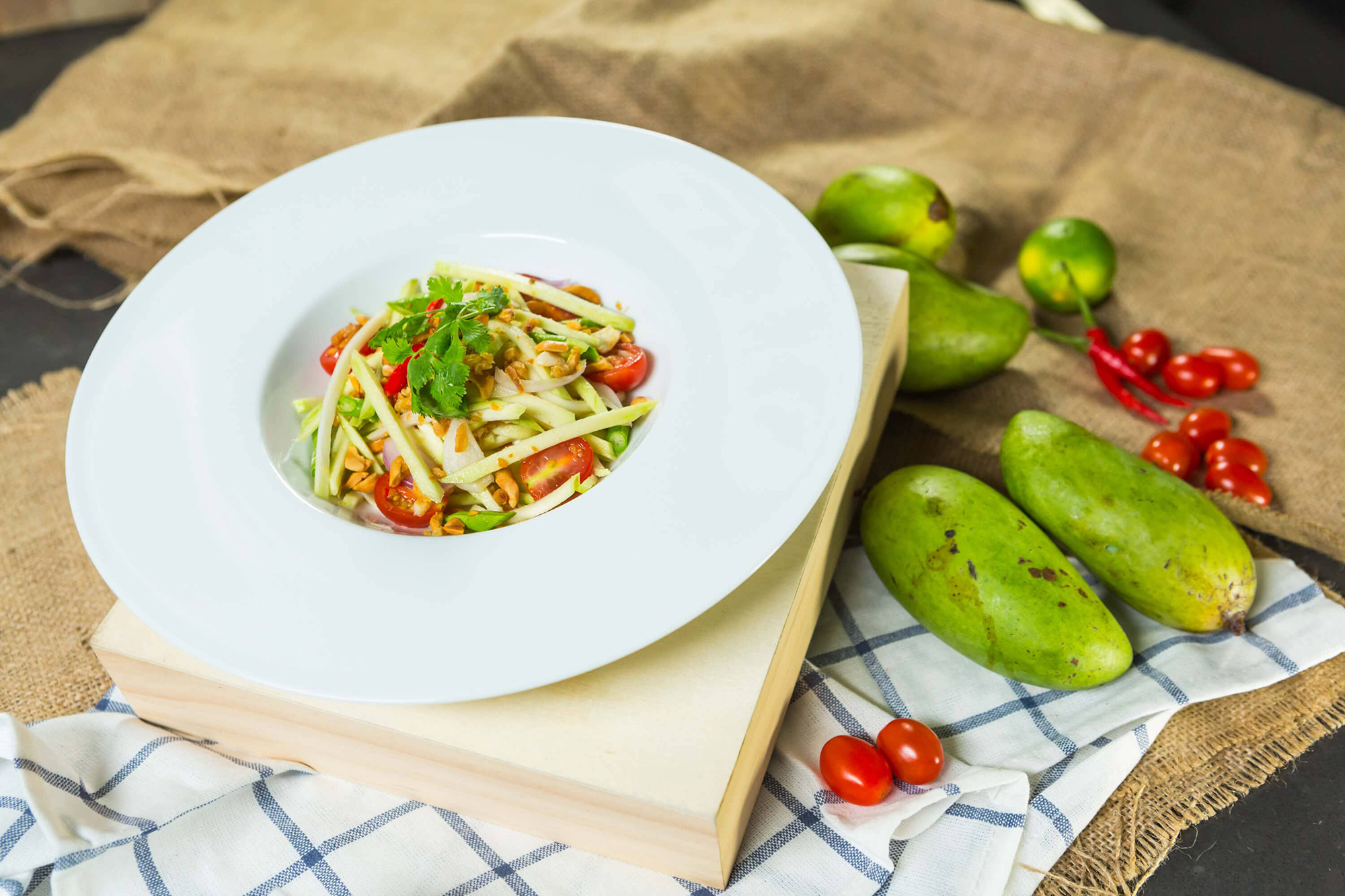 2-thai-green-mango-salad-with-dried-shrimps