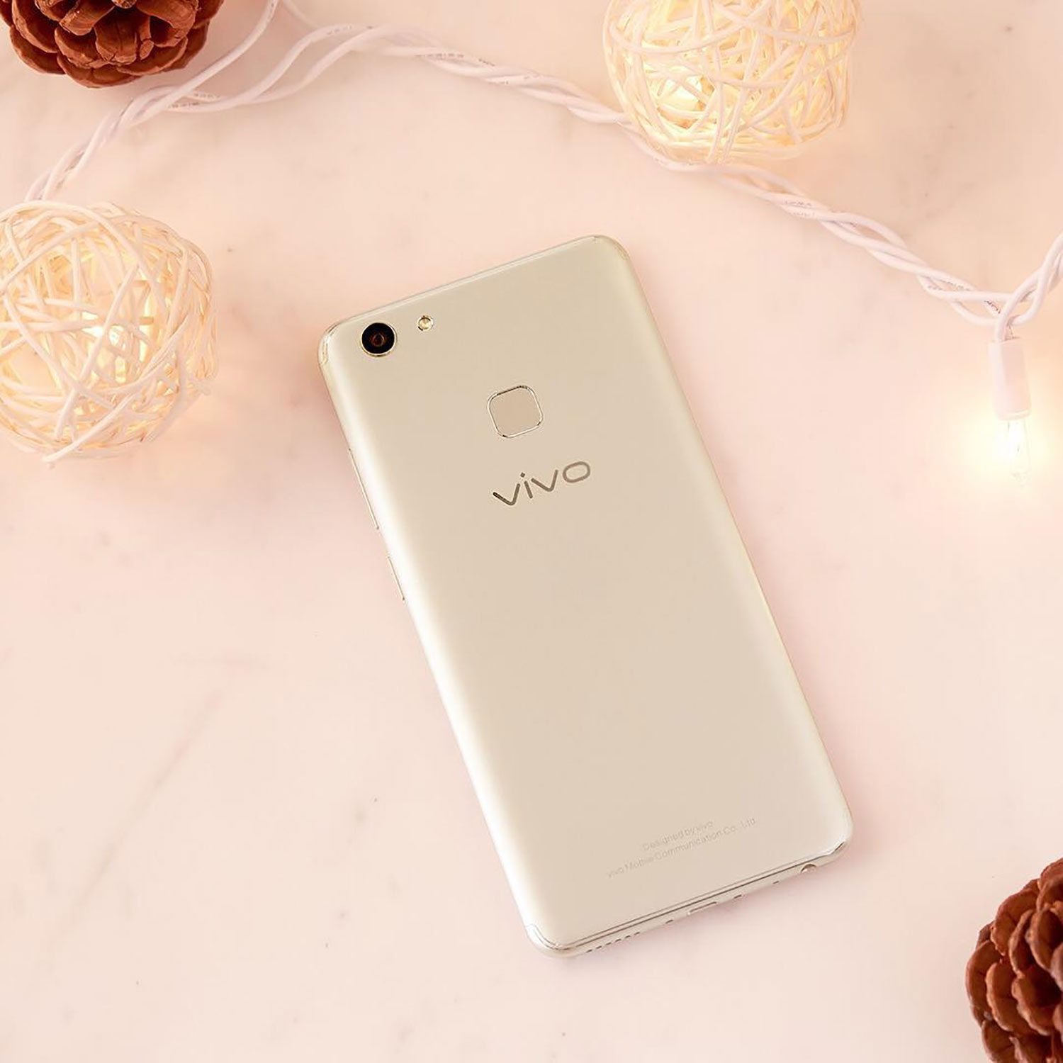 Global Smartphone Brand VIVO Debuts in Singapore with VIVO V7+