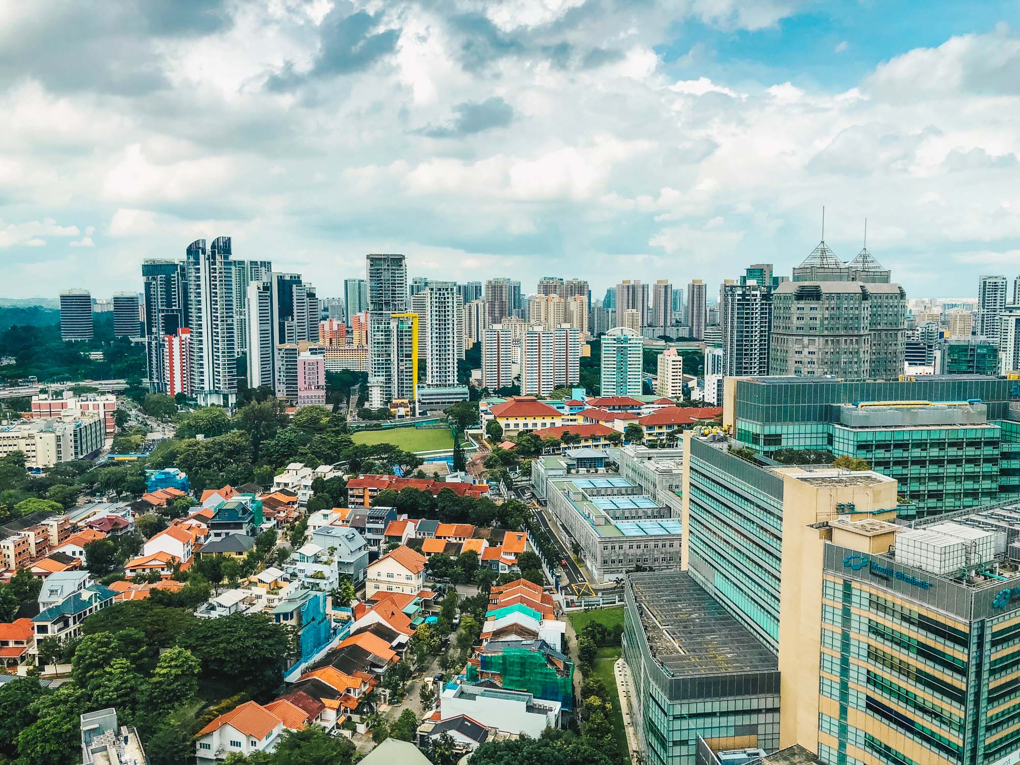 Sky22 at Courtyard by Marriott - Dining with a Skyline View