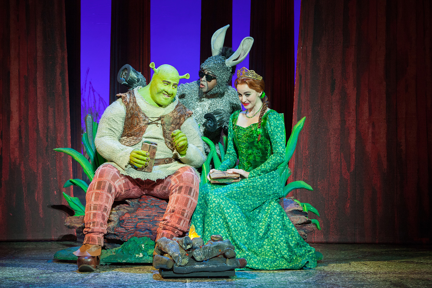 Make_A_Move_with_Perry_Sook_as_Shrek_-Jeremy_Gaston_as_Donkey_and_Whitney_Winfield_as_Fiona
