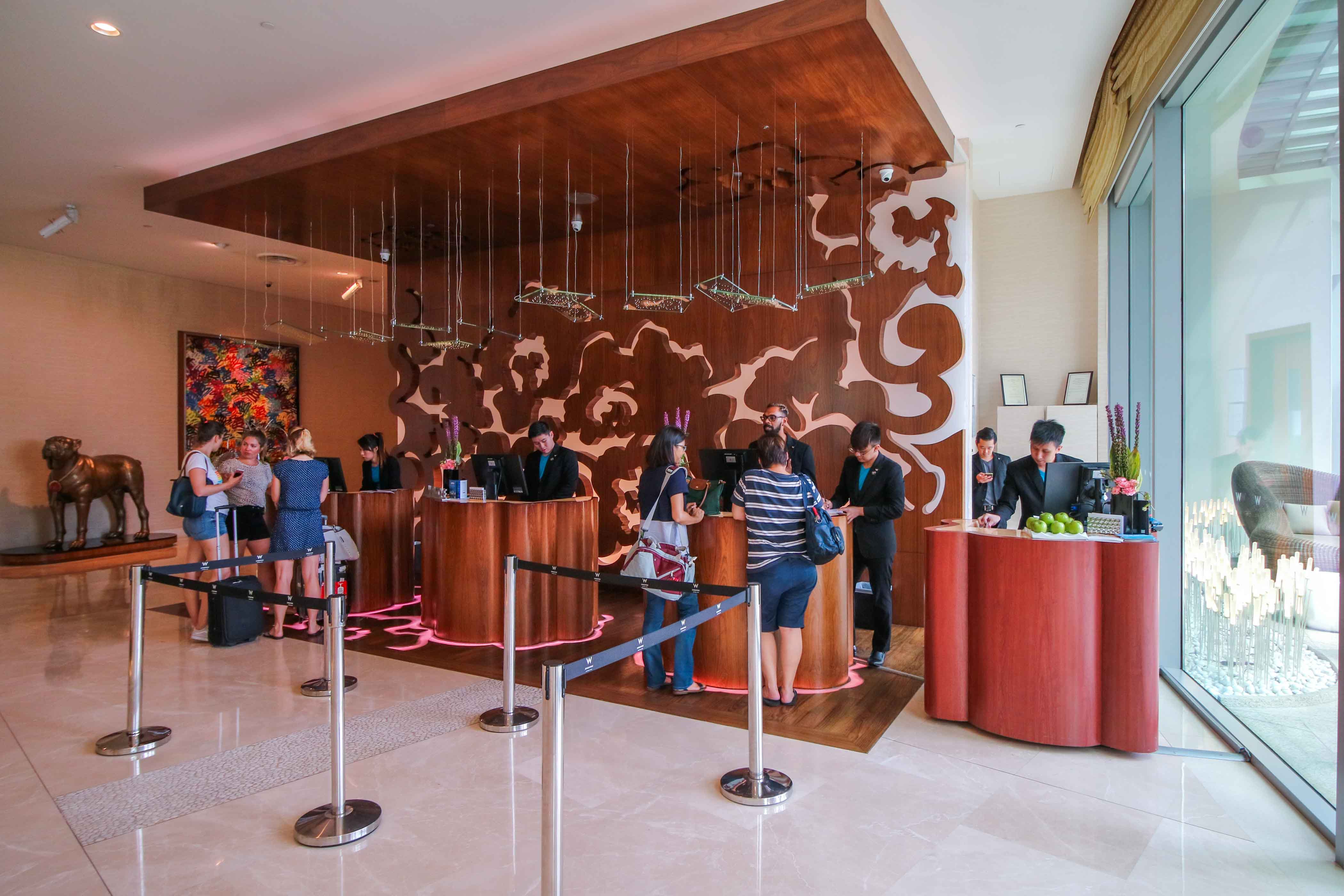 W-Singapore-Sentosa-staycation-darrenbloggie-Check-in counter