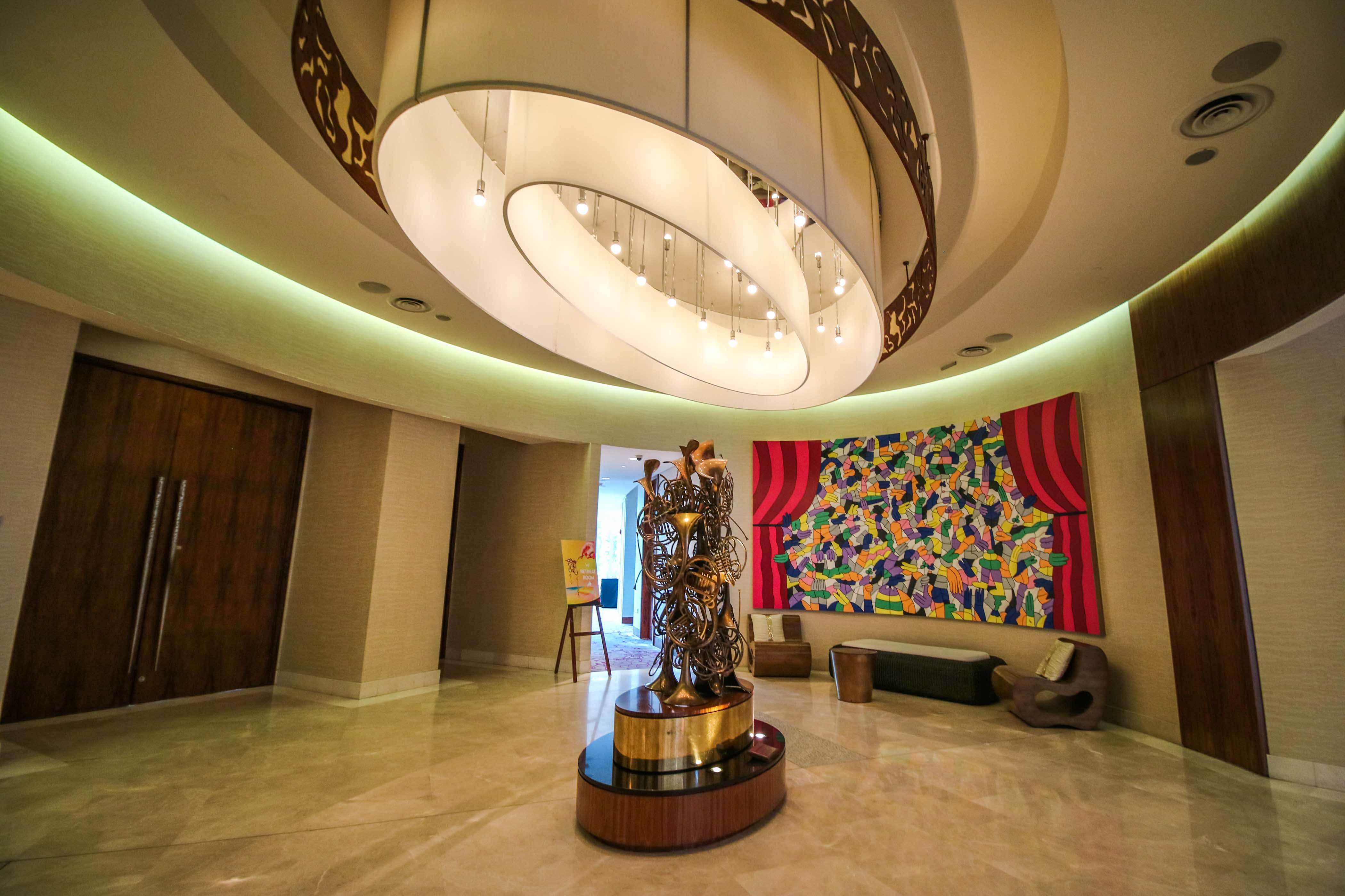 W-Singapore-Sentosa-staycation-darrenbloggie-art pieces