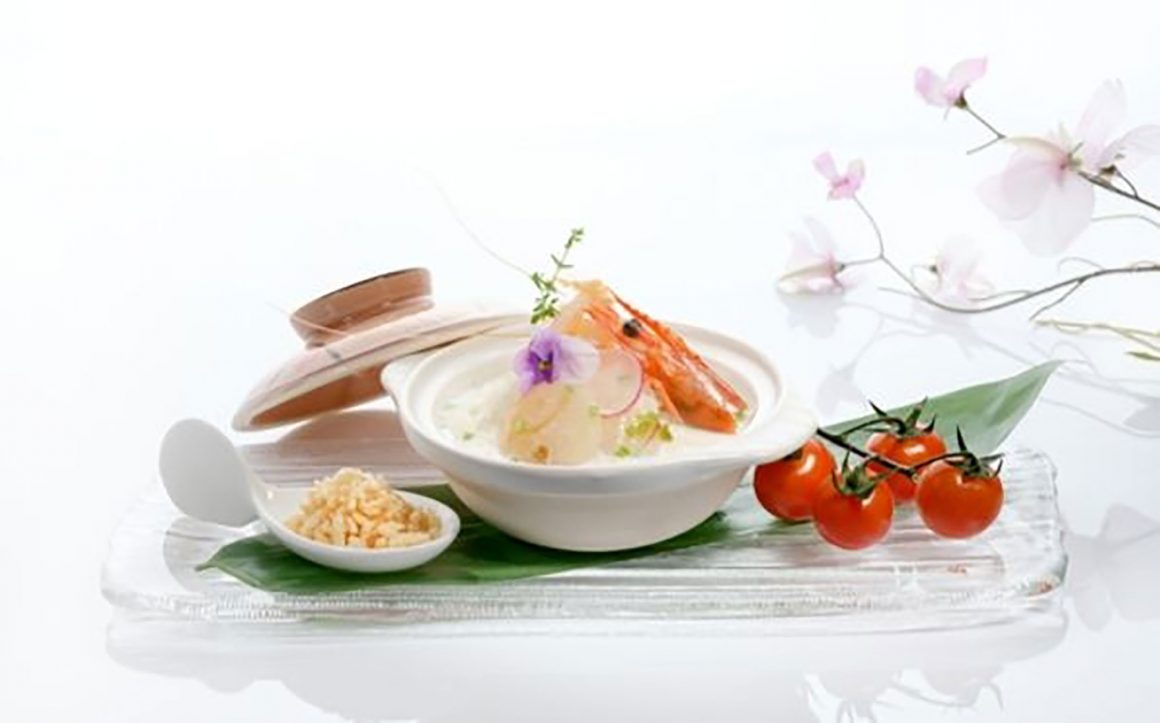 Poached-Rice-with-Seafood-in-Superior-Broth-served-with-Crispy-Rice