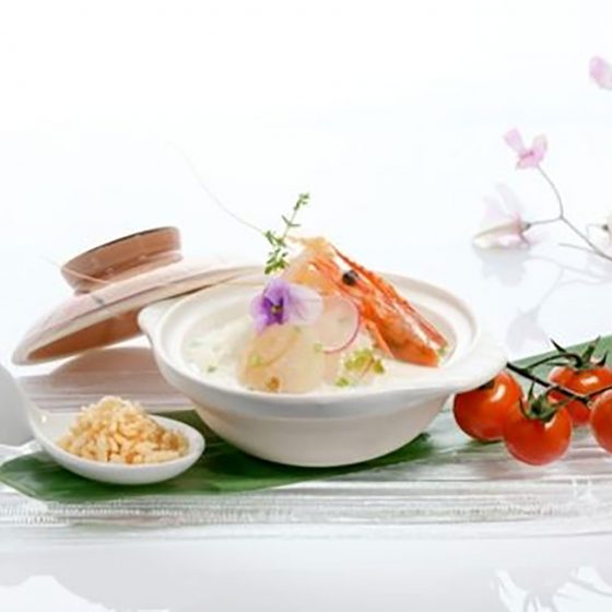 Poached-Rice-with-Seafood-in-Superior-Broth-served-with-Crispy-Rice