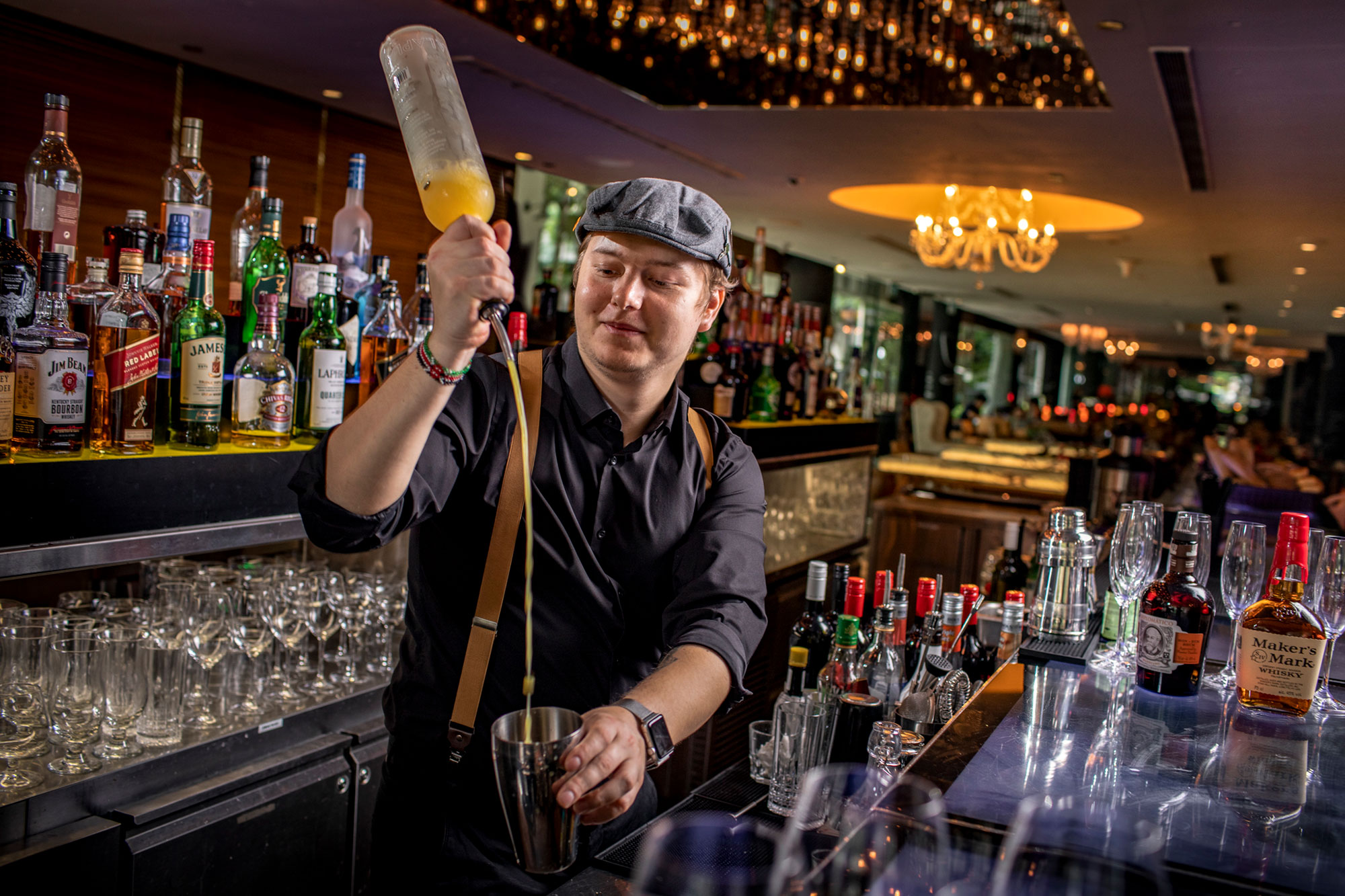 PHOTO - Mixologist Vladyslav Yesepiv / M SOCIAL SINGAPORE