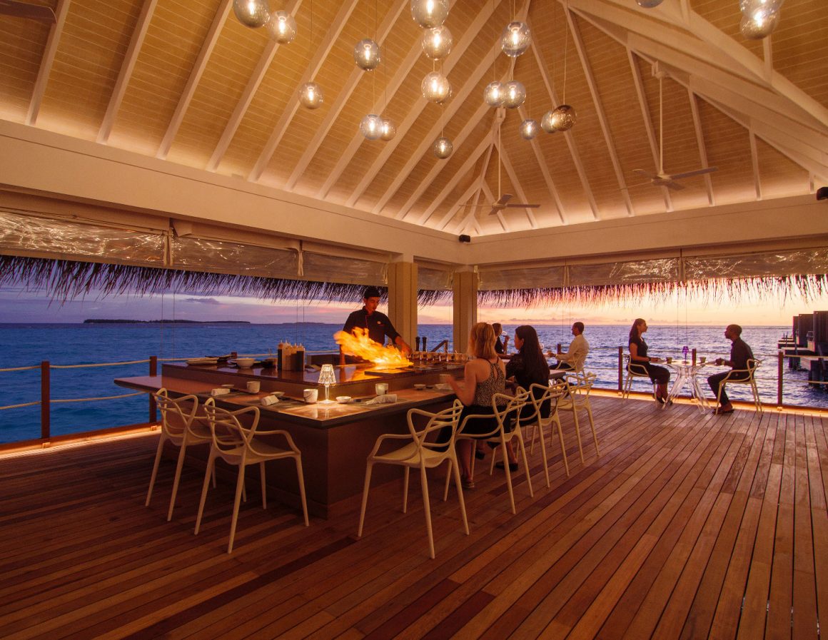 Baglioni_Resort_Maldives_Umami_Interior_Sunset