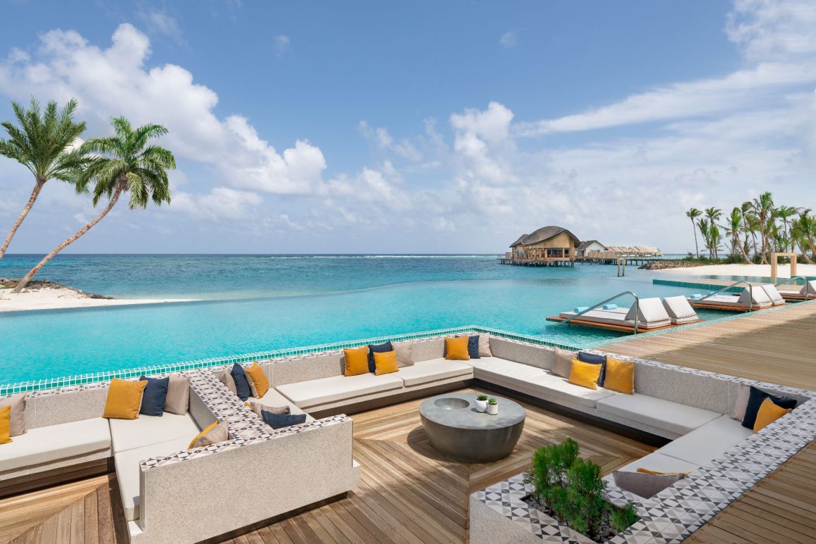 Hilton-Maldives-Amingiri_Main_Pool