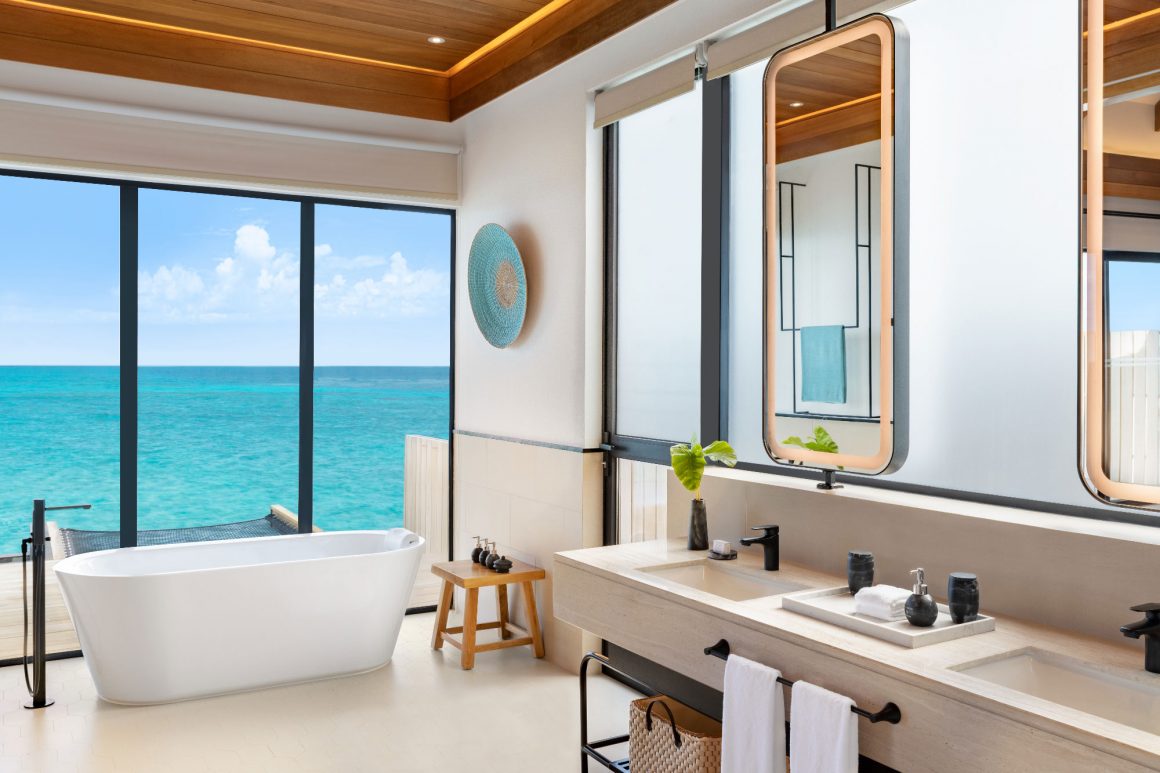 Hilton-Maldives-Amingiri_Overwater-Pool-Villa-Bathroom