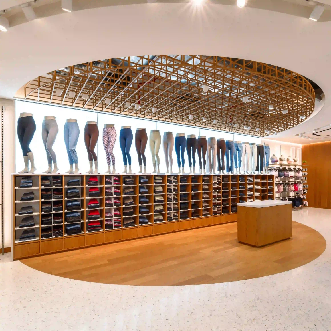 2025-Lululemon-New-Store-Takashimaya