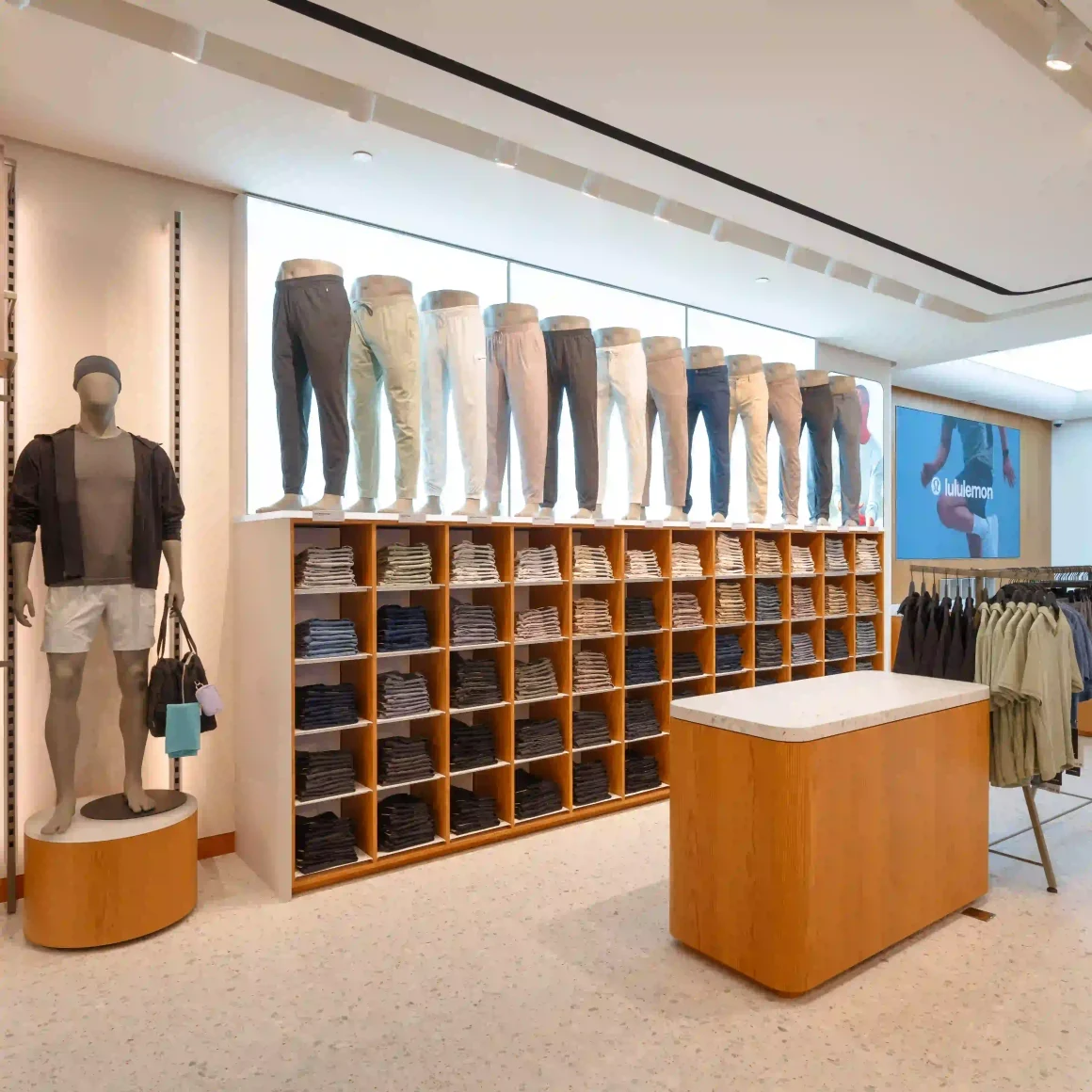 2025-Lululemon-New-Store-Takashimaya