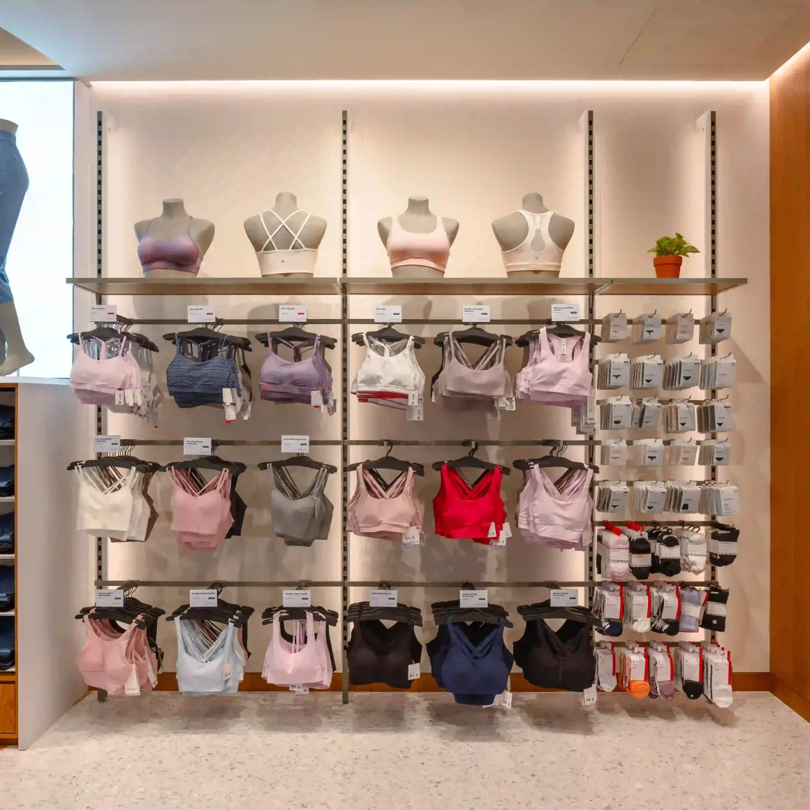 2025-Lululemon-New-Store-Takashimaya